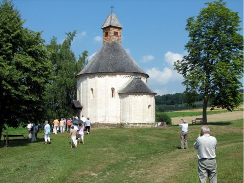 8 Rotunda - glej naslednji posnetek